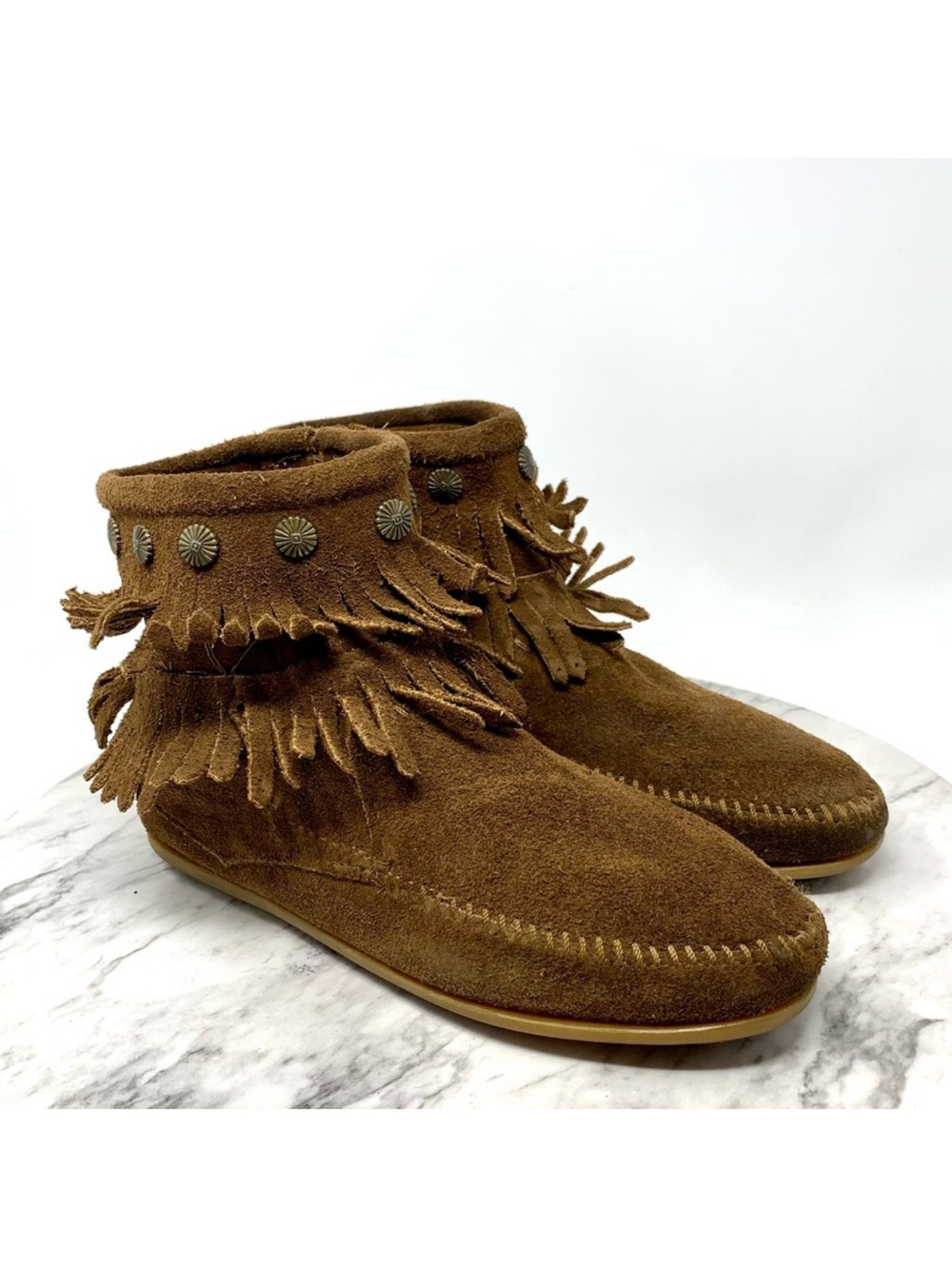 Minnetonka Studded Fringe Brown Suede Moccasin Boots 7 Festival Western Bohemian